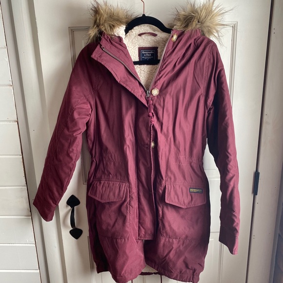 A&F MAROON PARKA *NWOT* - Picture 3 of 4